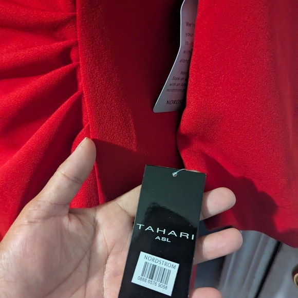 Tahali Elegant Red Women's Dress - Picture 7 of 8